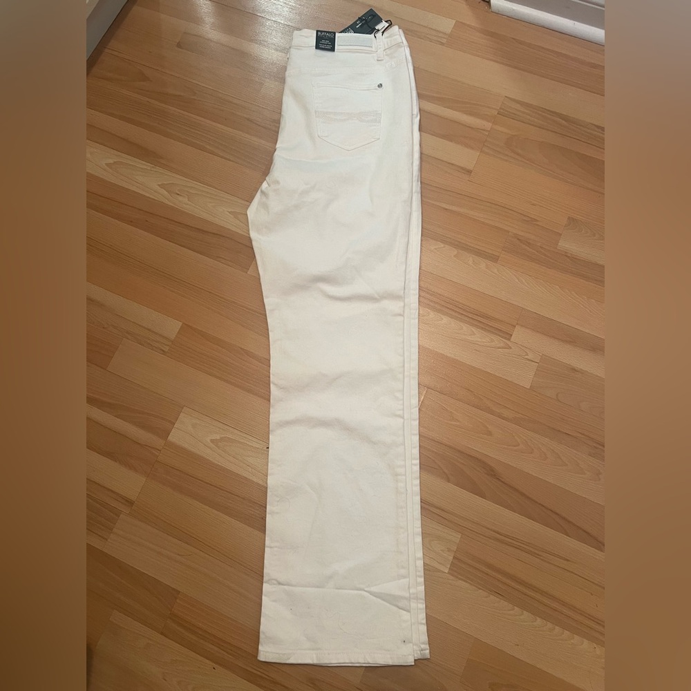 Buffalo David Bitton Women's Straight Leg Jeans in Off-White